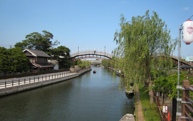 あやめ園の横にある川