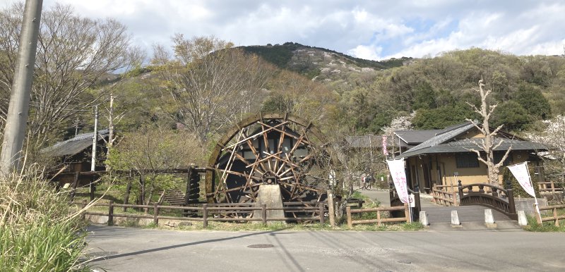 小町の館の水車